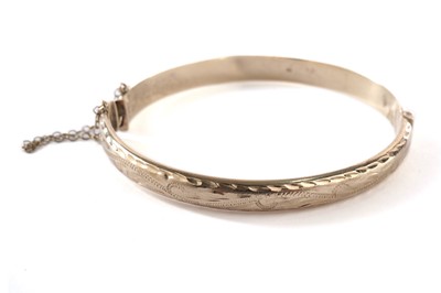 Lot 192 - A 9ct yellow gold bangle