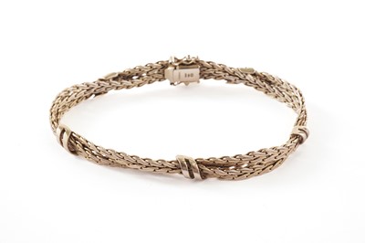 Lot 103 - A 9ct yellow gold bracelet