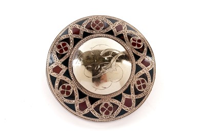 Lot 122 - A Victorian bloodstone, jasper and agate brooch pendant