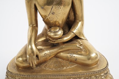 Lot 885 - A Sino-Tibetan gilt bronze figure Shakyamuni