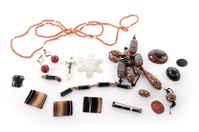 Lot 246 - A selection of gemstones, jewellery, and accessories