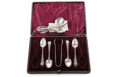 Lot 386 - A collection of antique silver tea and coffee spoons