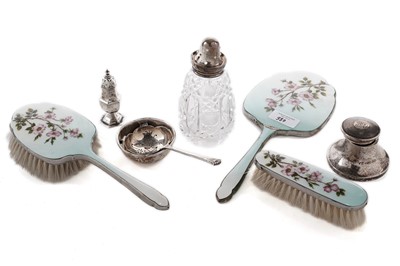 Lot 387 - A selection of Victorian and later small silver items