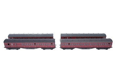 Lot 33 - Four 0-gauge metal kit-built carriages