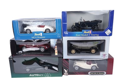 Lot 153 - A collection of diecast motor cars