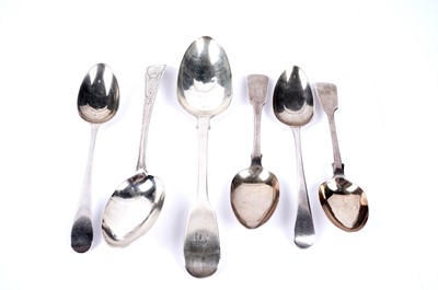 Lot 405 - A selection of Georgian and later silver spoons