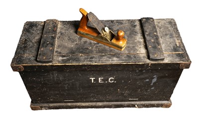 Lot 780 - A collection of tools in a carpenter's toolbox