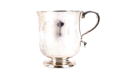 Lot 426 - A late Victorian silver mug