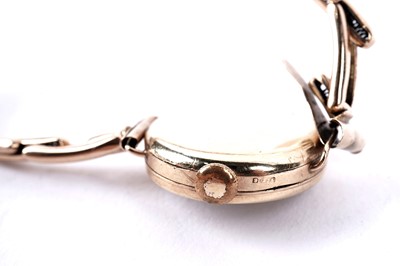 Lot 25 - A 9ct yellow gold cased cocktail wristwatch