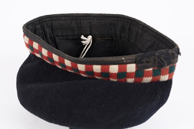 Lot 82 - Highland Light Infantry other ranks Kilmarnock bonnet