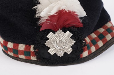 Lot 82 - Highland Light Infantry other ranks Kilmarnock bonnet
