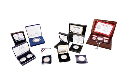 Lot 510 - A selection of collectors coins including: a 1966 England Winners commemorative coin