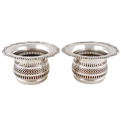 Lot 250 - A pair of Sheffield plated magnum coasters