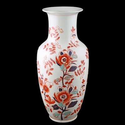 Lot 1 - An 18th Century style Chinese porcelain vase