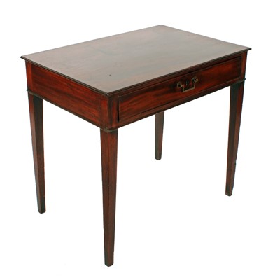 Lot 477 - A Georgian mahogany one drawer table