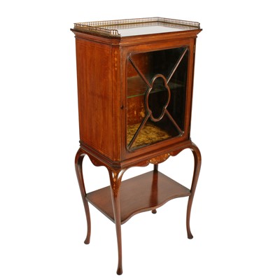 Lot 521 - A fine quality late Victorian mahogany display cabinet