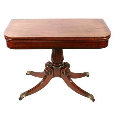 Lot 527 - A good George III mahogany tea table