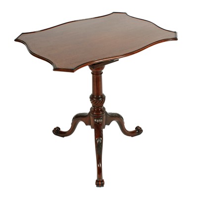 Lot 532 - An elegant Chippendale style mahogany tripod silver table