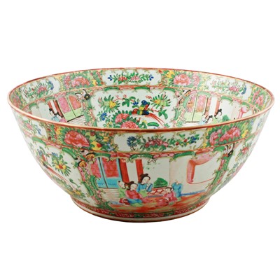 Lot 2 - A Cantonese porcelain bowl