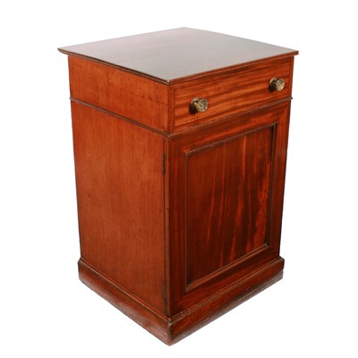 Lot 546 - A late Georgian mahogany bedside cabinet or washstand