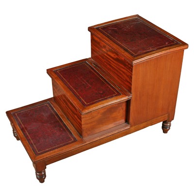 Lot 592 - A George III mahogany bed steps