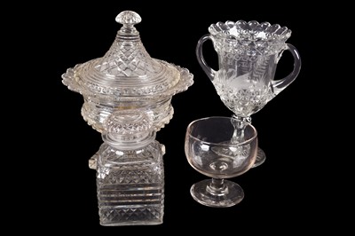 Lot 100 - A selection of Edwardian and later glassware