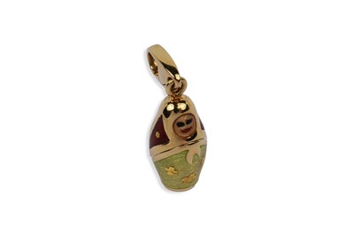 Lot 665 - Faberge: a Russian Doll pattern charm pendant