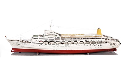 Lot 688 - A large hand-built remote control scale model of the SS Canberra