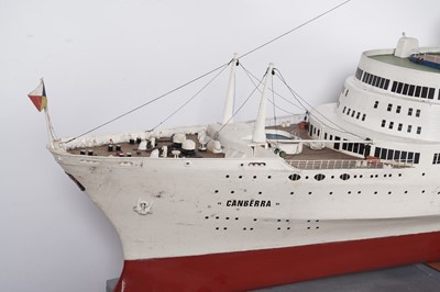 Lot 688 - A large hand-built remote control scale model of the SS Canberra