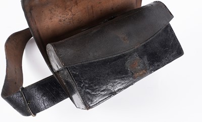 Lot 106 - A rare waist belt and clasp with cartouche box with badge