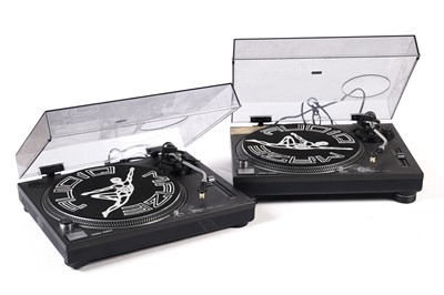 Lot 311 - A pair of Technics SL-1210 Mk2 turntables