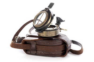 Lot 10 - First World War period compass, belonging to Lt Col H.W. Niven MC*. DSO