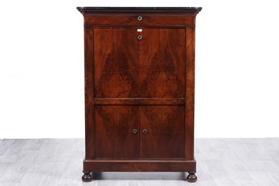 Lot 15 - An early 20th Century mahogany Biedermeier style secretaire à abattant