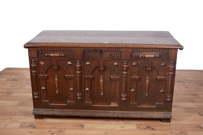 Lot 117 - A George III oak coffer