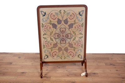 Lot 105 - An early 20th Century tapestry fire screen