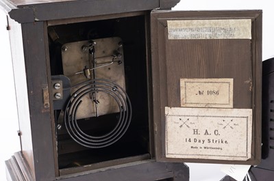 Lot 176 - Two mantel clocks