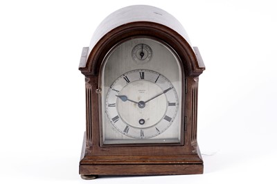 Lot 180 - A mid-20th Century mantel clock