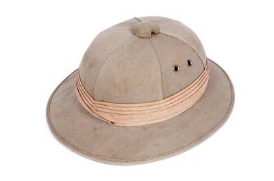 Lot 922 - A mid 20th Century pith helmet