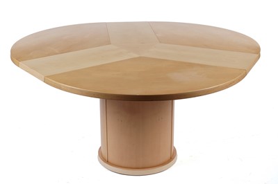 Lot 826 - A late 20th Century ‘Skovby SM33’ circular beech dining table