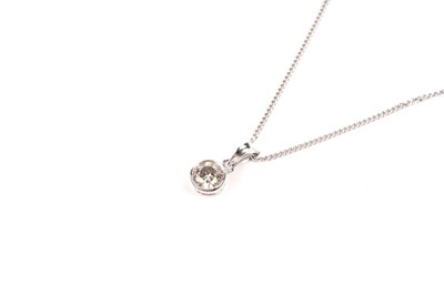 Lot 727 - A solitaire diamond pendant necklace