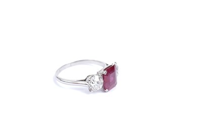 Lot 733 - Cartier, London: a Burmese ruby and diamond ring