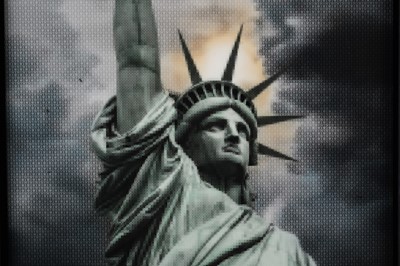 Lot 1007 - Nick Holdsworth - Statue of Liberty | mixed media