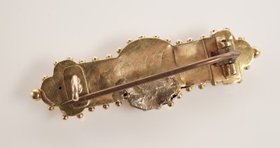 Lot 171 - A selection of brooches