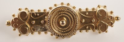 Lot 171 - A selection of brooches
