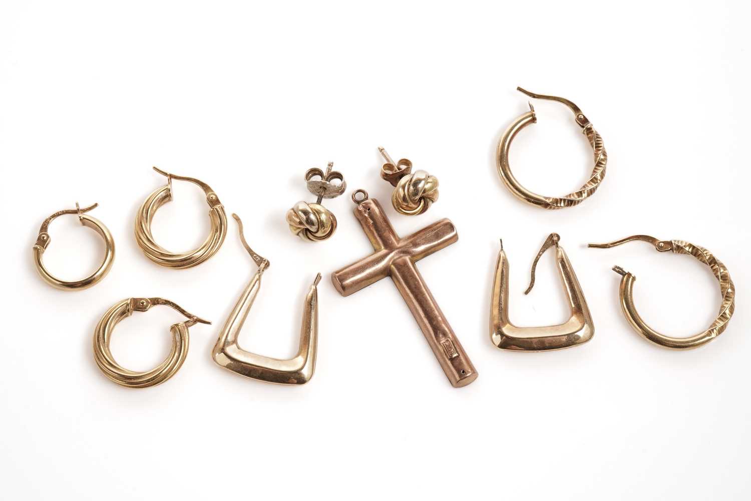Lot 184 - A selection of gold; and other jewellery