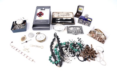 Lot 204 - A selection of silver, costume jewellery and collectibles