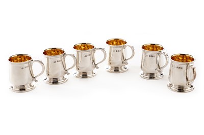 Lot 161 - A George V cased set of six silver tot cups