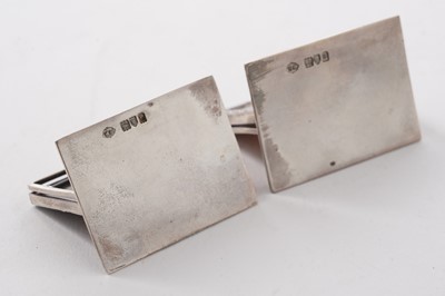 Lot 302 - A George V cased set of six silver mounted and inlaid tortoiseshell place card holders
