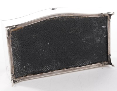Lot 302 - A George V cased set of six silver mounted and inlaid tortoiseshell place card holders