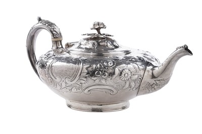 Lot 166 - An early Victorian silver teapot